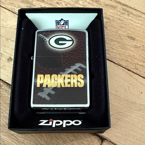 Packers Zippo Lighter - new in box Green Bay NFL - Picture 4 of 6